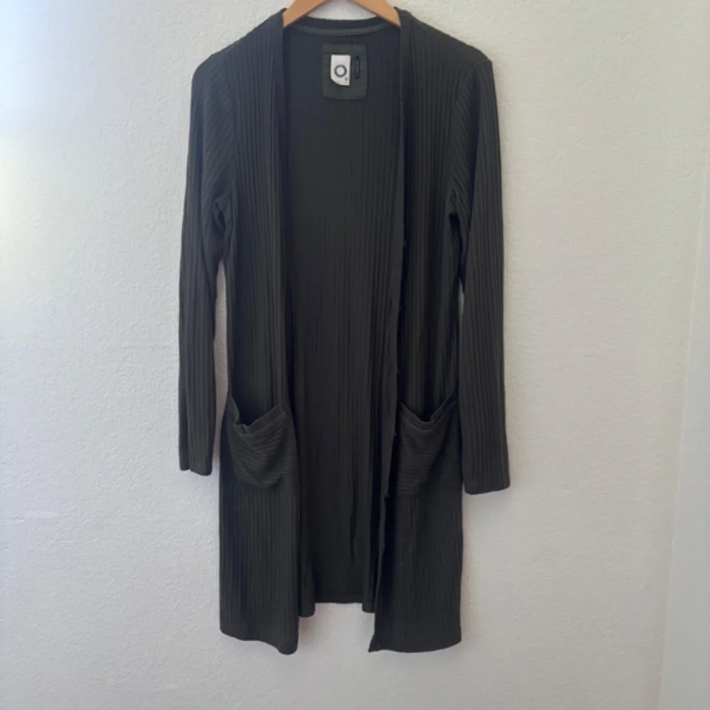 Akemi‎ + Kin olive green ribbed midi length cardigan Size Medium